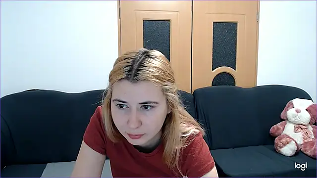 Snapshot of VioletaFlower7 chatting on 03-04-25, 08:46 VioletaFlower7 online show from 03-04-25, 08:46