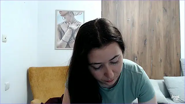 Snapshot of VioletaFlower7 chatting on 06-20-26, 07:35 VioletaFlower7 online show from 06-20-26, 07:35