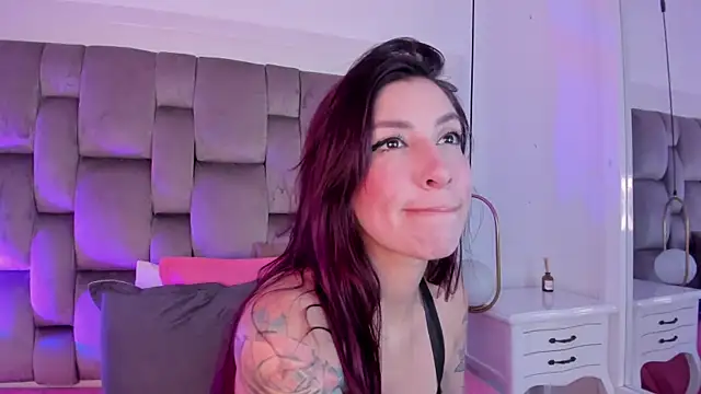 Ginger Violetta  online show from 04-22-26, 07:53