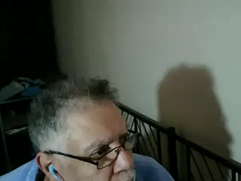 100Tauros online show from 12-17-25, 01:49