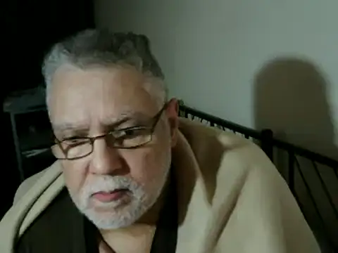 100Tauros online show from 11-18-25, 04:43