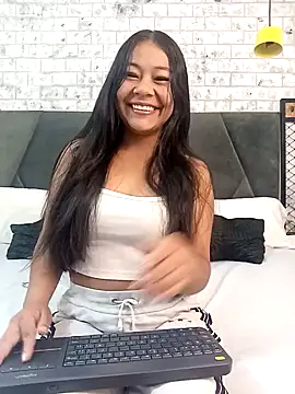 Snapshot of MilaaAdams chatting on 09-27-25, 09:59 MilaaAdams online show from 09-27-25, 09:59