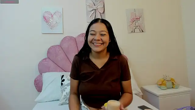 Snapshot of MilaaAdams chatting on 05-30-26, 11:27 MilaaAdams online show from 05-30-26, 11:27