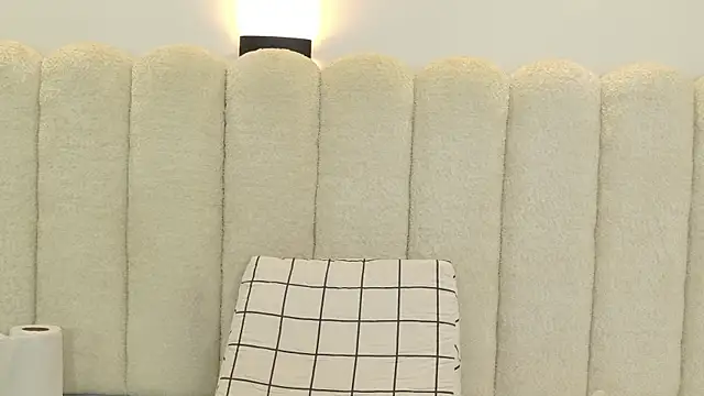 Juliabadlee online show from 11-27-25, 09:59