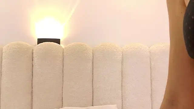 Juliabadlee online show from 11-09-25, 07:40