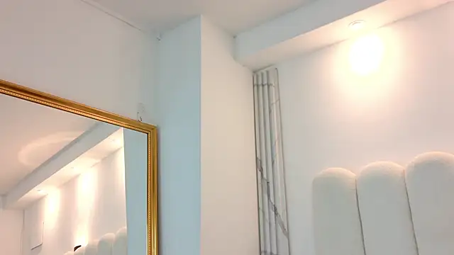 Snapshot of Juliabadlee chatting on 02-08-26, 11:35 Juliabadlee online show from 02-08-26, 11:35