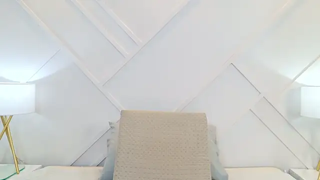 Juliabadlee online show from 07-25-26, 01:57