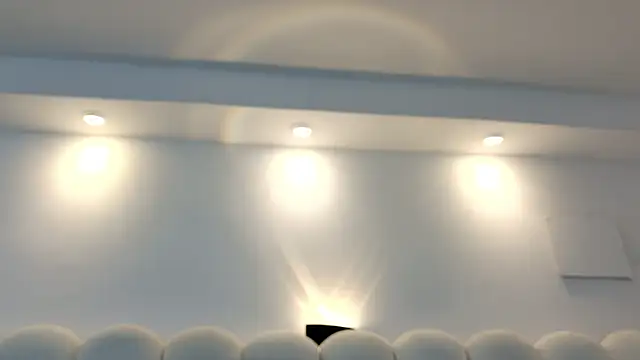 Snapshot of Juliabadlee chatting on 02-15-26, 11:36 Juliabadlee online show from 02-15-26, 11:36