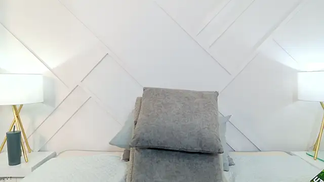 Juliabadlee online show from 07-26-26, 12:28