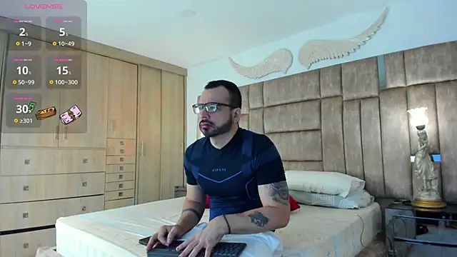 petterwilly1 online show from 09-22-25, 03:07