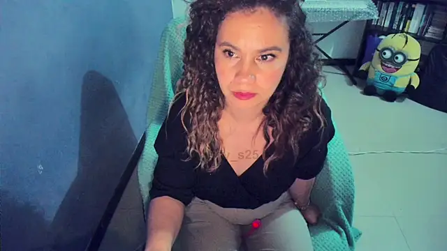 gigi stephans online show from 06-21-26, 03:34