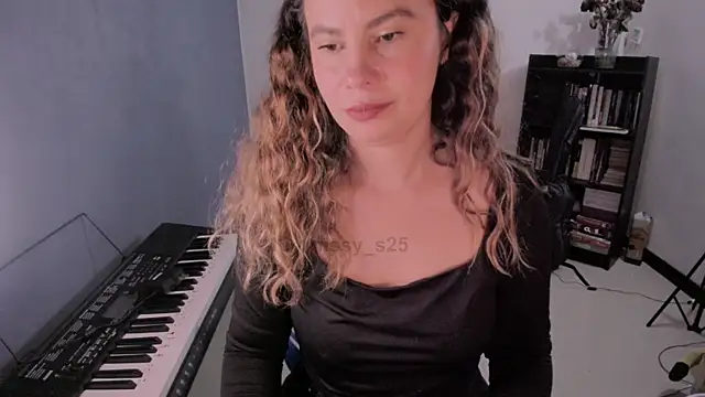 gigi stephans online show from 07-15-26, 02:29