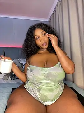 HugeMassiveBooty online show from 09-30-25, 11:00