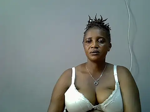 Snapshot of Hot_Caro chatting on 12-11-24, 01:06 Hot Caro online show from 12-11-24, 01:06