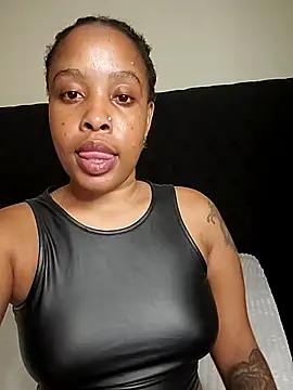R-thequeen online show from 04-24-26, 11:07