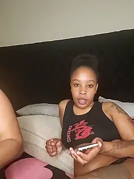 R-thequeen online show from 12-18-25, 12:09