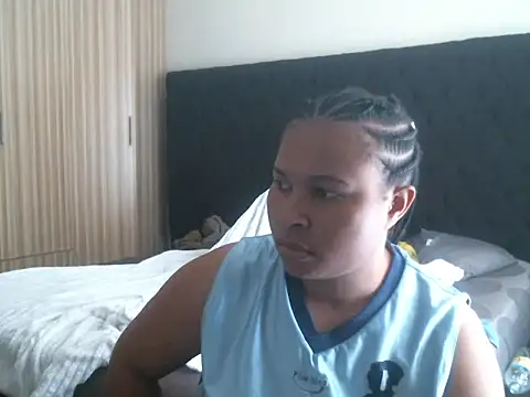 R-thequeen online show from 11-17-25, 10:52