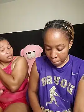 R-thequeen online show from 04-18-26, 11:34