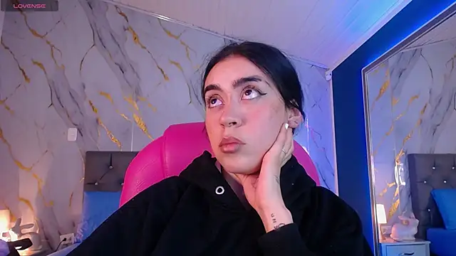 Julieta De Los Angeles online show from 02-05-25, 09:46