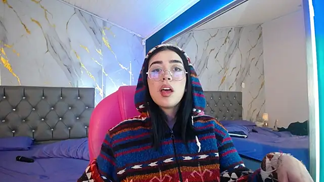 Julieta De Los Angeles online show from 02-26-25, 06:51