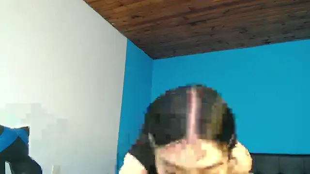 Julieta De Los Angeles online show from 10-22-25, 06:07