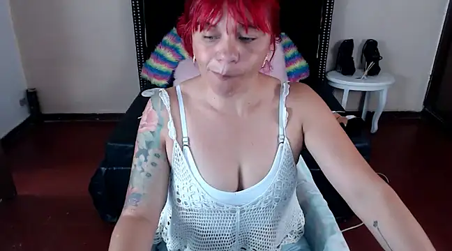 Snapshot of VioletaaaSlave chatting on 02-28-25, 02:31 VioletaaaSlave online show from 02-28-25, 02:31