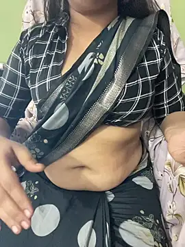 Snapshot of Hottest_Tamil chatting on 03-02-26, 12:22 Hottest Tamil online show from 03-02-26, 12:22