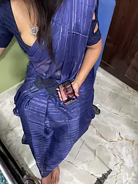 Snapshot of Hottest_Tamil chatting on 02-16-26, 02:05 Hottest Tamil online show from 02-16-26, 02:05