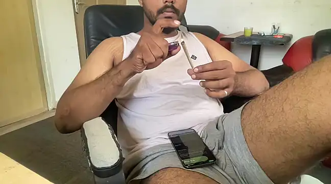 Snapshot of Hottest_Tamil chatting on 02-21-25, 06:07 Hottest Tamil online show from 02-21-25, 06:07