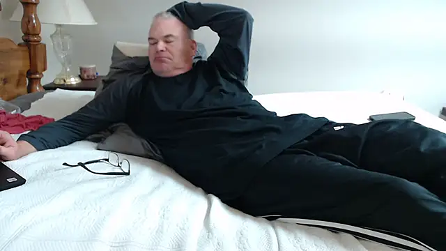 Snapshot of JaySloan chatting on 02-02-25, 02:24 JaySloan online show from 02-02-25, 02:24