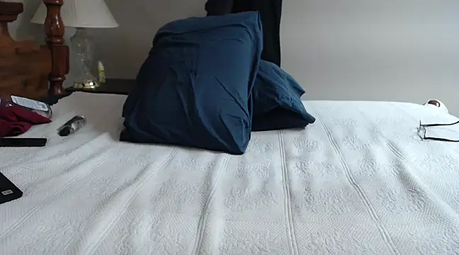 Snapshot of JaySloan chatting on 12-11-24, 08:28 JaySloan online show from 12-11-24, 08:28