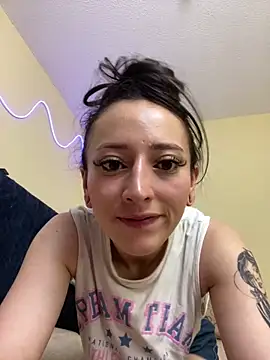 Snapshot of liaqueen610 chatting on 11-21-25, 11:15 liaqueen610 online show from 11-21-25, 11:15