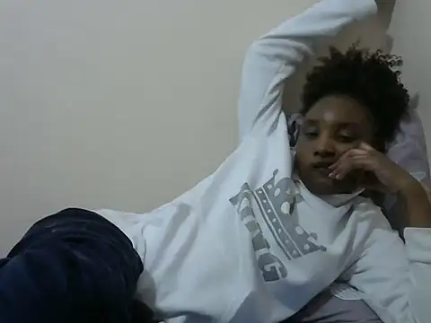 Snapshot of StacyGee24 chatting on 10-16-25, 01:36 StacyGee24 online show from 10-16-25, 01:36