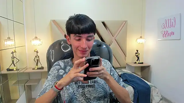 Jake evans online show from 12-15-25, 03:40