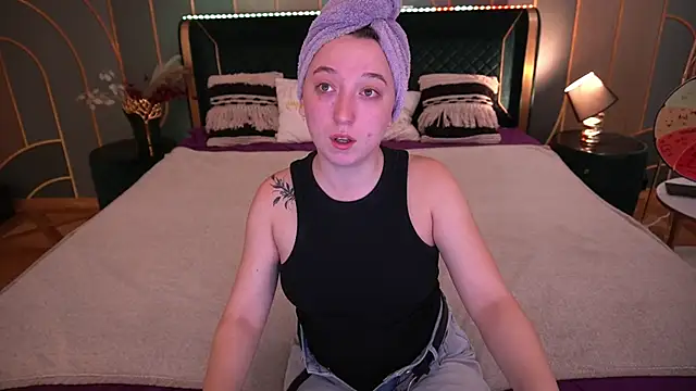 MonAmourrrR online show from 09-25-25, 05:46