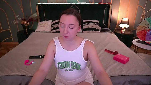 MonAmourrrR online show from 10-02-25, 06:39
