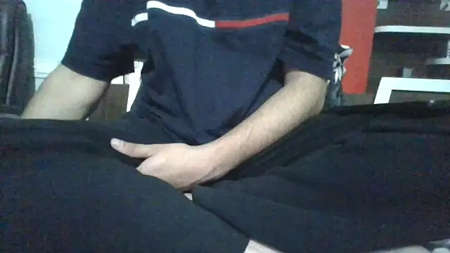 Snapshot of lovehalf08 chatting on 01-04-25, 05:58 lovehalf08 online show from 01-04-25, 05:58