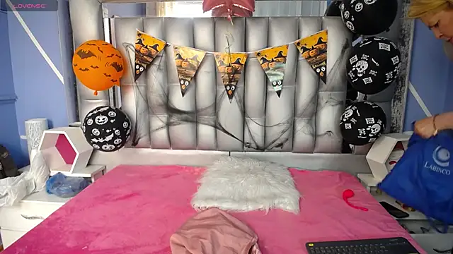 sophia ny online show from 10-23-25, 01:43