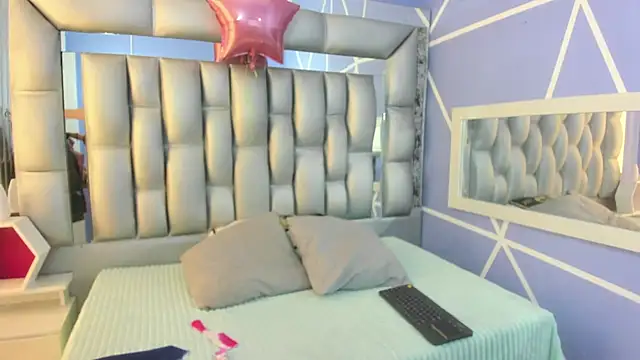 sophia ny online show from 11-29-25, 01:55