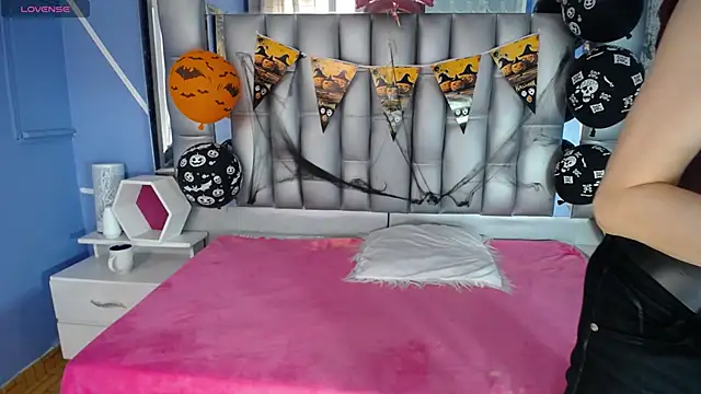 sophia ny online show from 10-30-25, 01:42