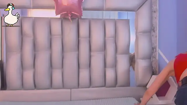 sophia ny online show from 11-08-25, 01:47