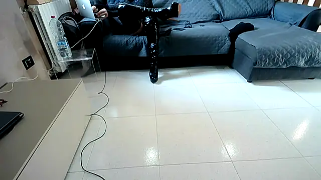 M87HOT online show from 04-09-26, 03:51