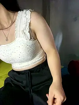 Snapshot of T_tina92 chatting on 01-11-26, 01:12 T tina92 online show from 01-11-26, 01:12