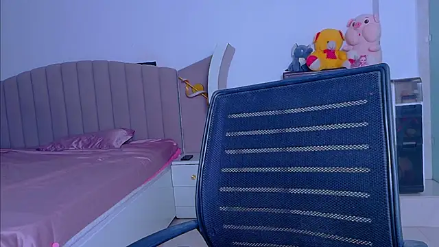 Aashika-Kaur online show from 11-29-25, 06:02