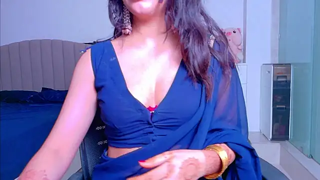 Aashika-Kaur online show from 10-18-25, 04:25