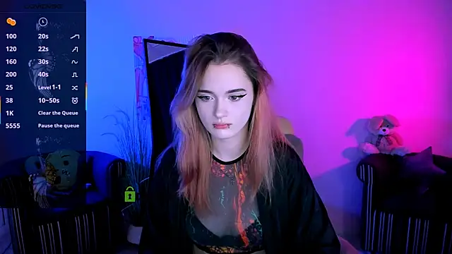Snapshot of liana_kisses chatting on 10-18-25, 07:05 liana kisses online show from 10-18-25, 07:05
