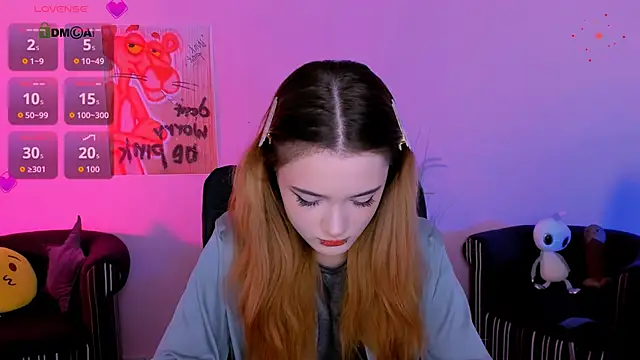 liana kisses online show from 12-17-25, 08:58