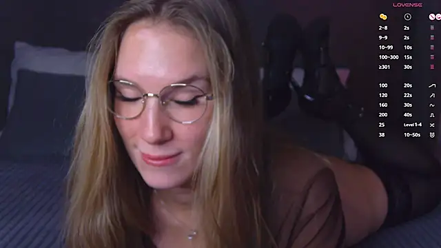 Snapshot of LeslieMines chatting on 06-29-26, 10:59 LeslieMines online show from 06-29-26, 10:59