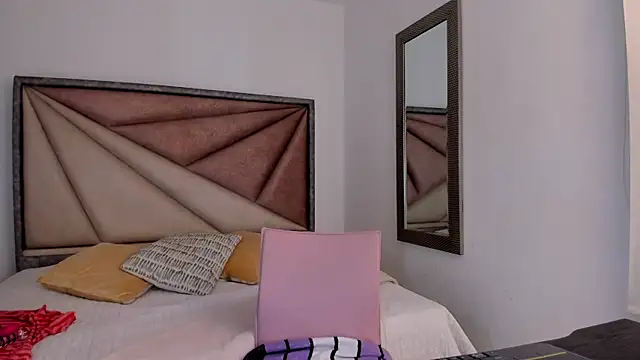 BarbaraKnox  online show from 10-25-25, 09:48