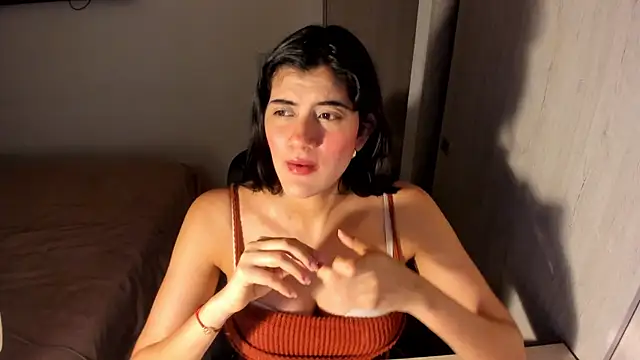 Snapshot of misstoya chatting on 06-01-26, 03:29 misstoya online show from 06-01-26, 03:29